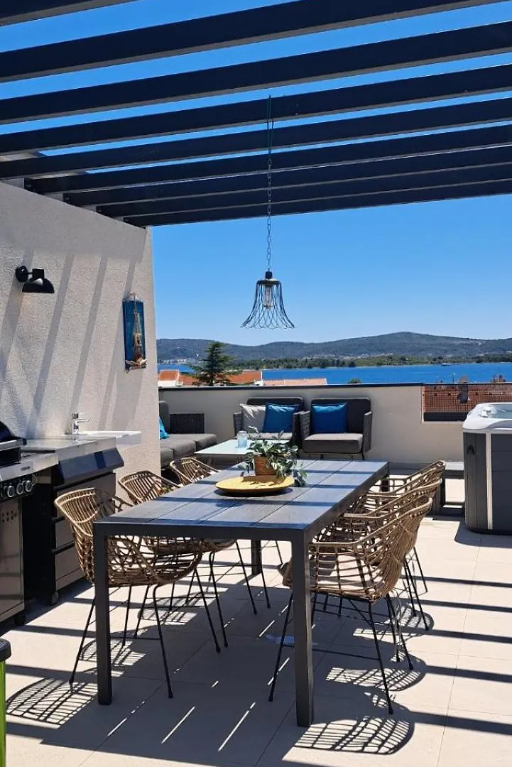 Apartment Penthouse Aurelia, Rooftop Terrace & Jacuzzi Turanj Croatia